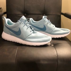 Men’s NIKE ROSHE ONE